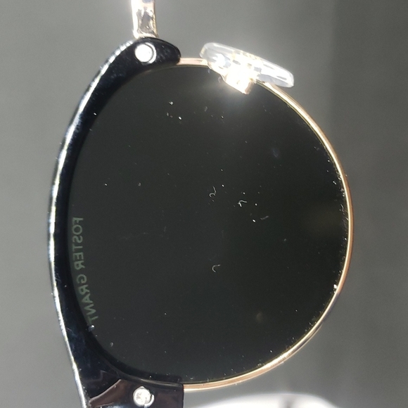 Foster Grant club style sunglasses - Picture 6 of 7